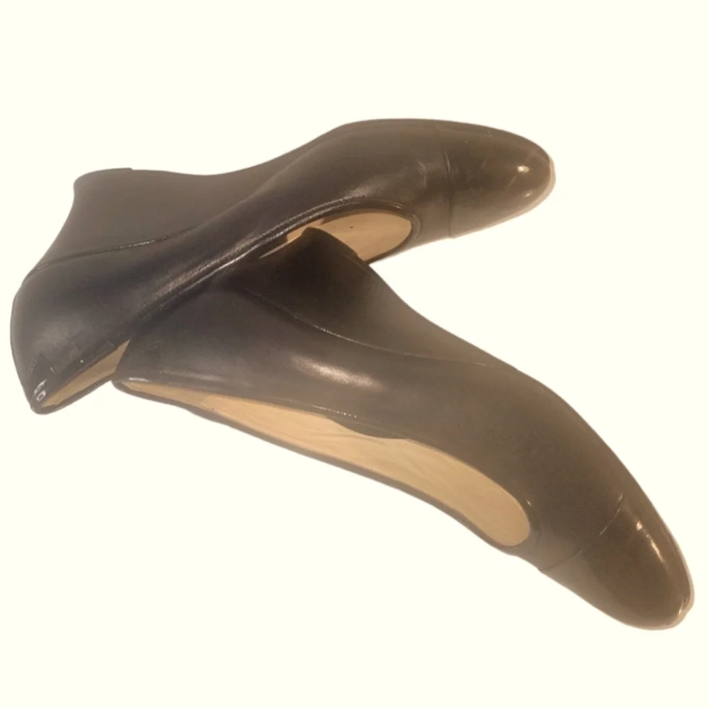 Taryn Rose Women's Black Rounded Toe Wedge heels Patent Leather Pumps